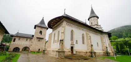Mănăstirea Bistrița: Un refugiu spiritual în pădurile Neamțului