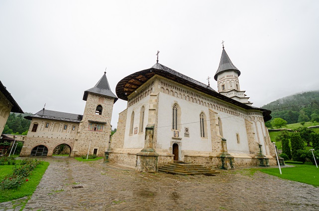 Mănăstirea Bistrița: Un refugiu spiritual în pădurile Neamțului